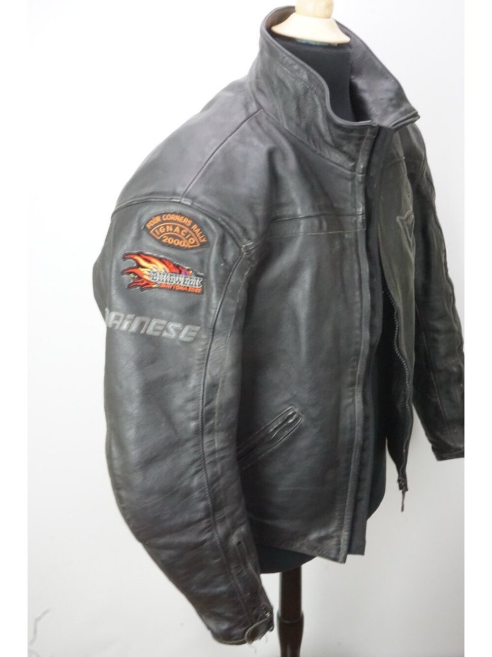 Dainese Leather Motorcycle Jacket Ducati Patch Armored Sz 56 - Picture 2 of 8